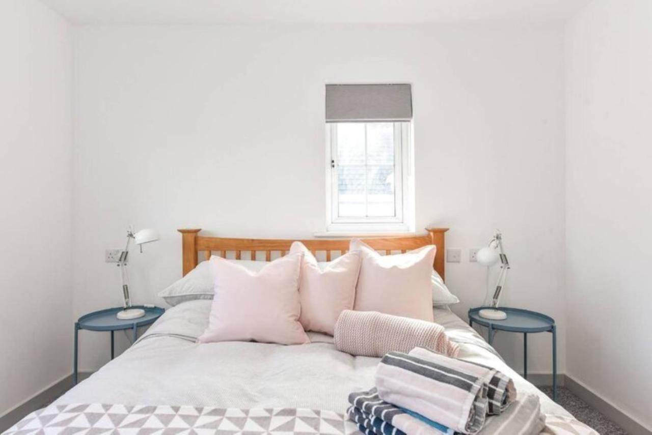The Little House, Boutique Home Near The Sea Chichester Bagian luar foto