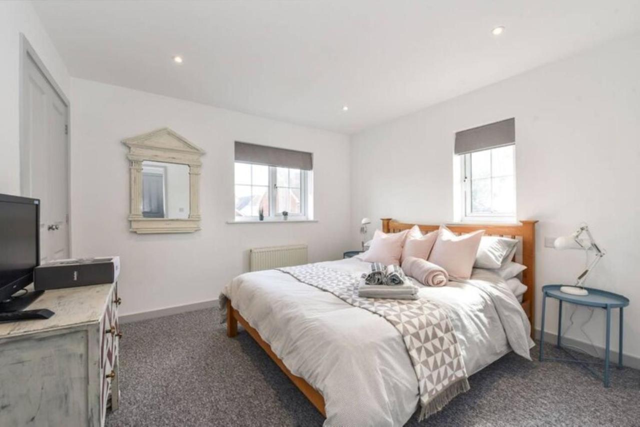The Little House, Boutique Home Near The Sea Chichester Bagian luar foto
